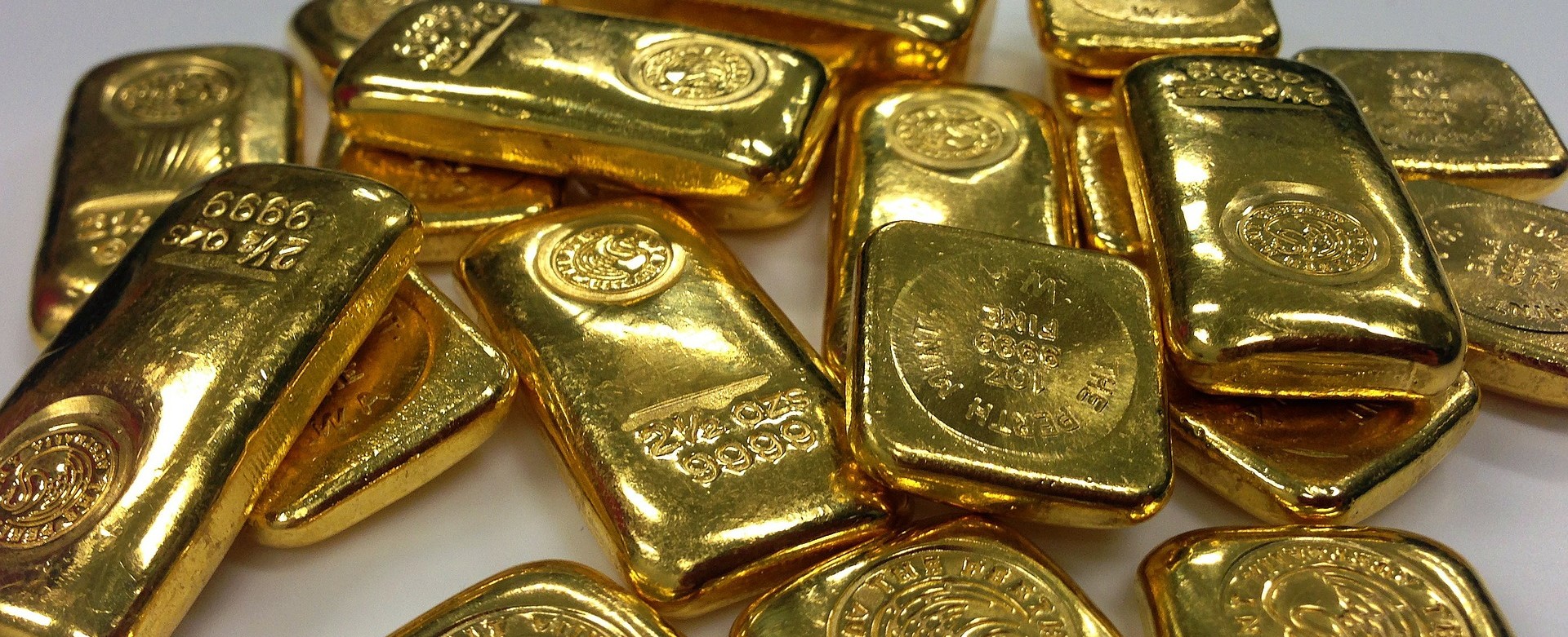 standard-chartered-zlato-slika standard-chartered-zlato-slika